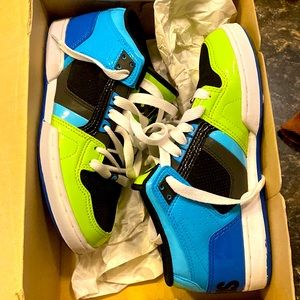 Mens 7 Osiris Brand New shoes.